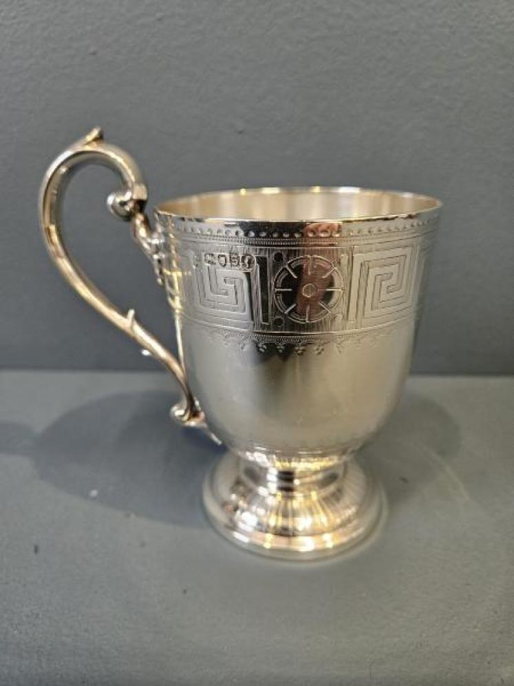 Fine Quality Mid Victorian Silver Mug by Barnard  - Image 1
