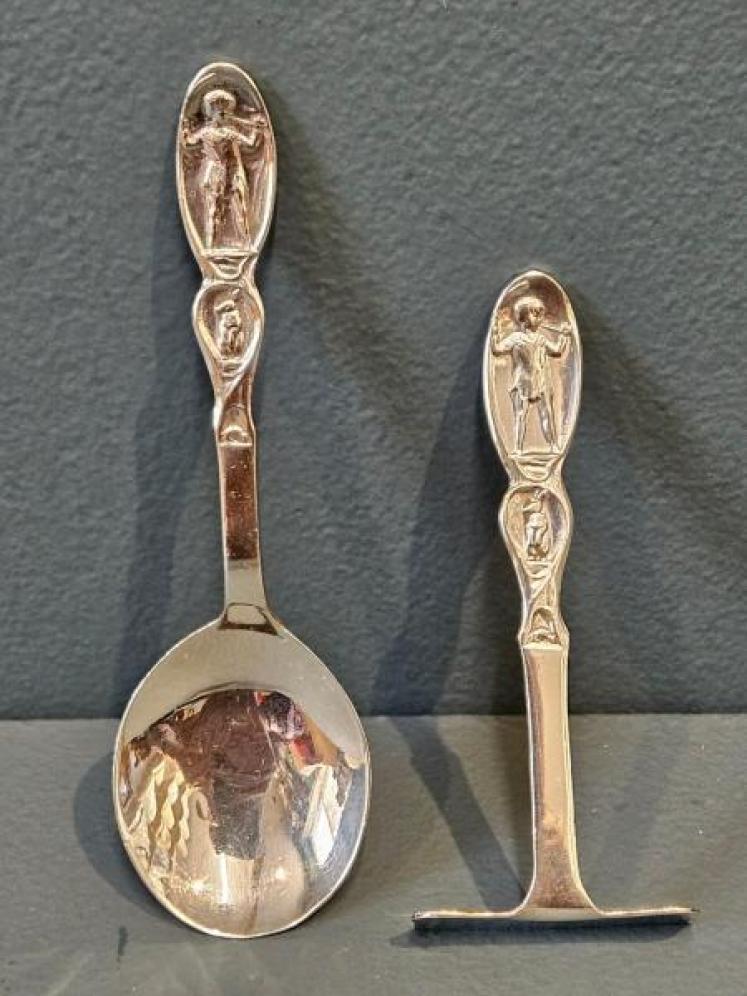 Little Boy Blue Silver Pusher and Spoon  - Image 5
