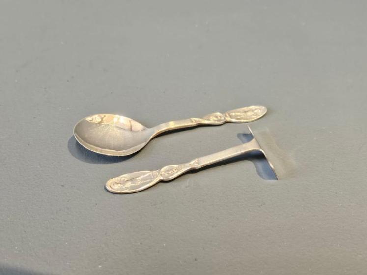 Little Boy Blue Silver Pusher and Spoon  - Image 6