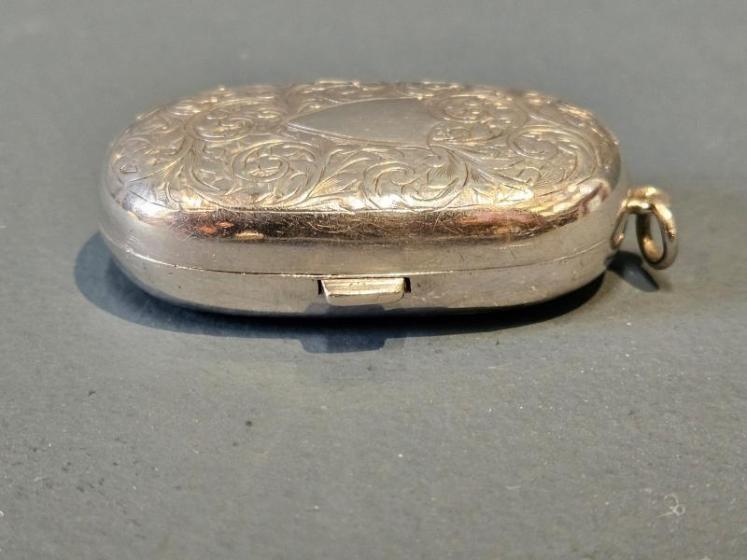 Edwardian Engraved Silver Double Sovereign Case - Image 2