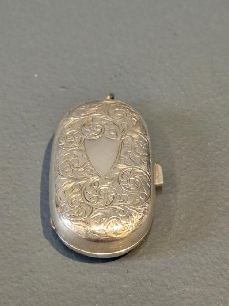 Edwardian Engraved Silver Double Sovereign Case - Image 3