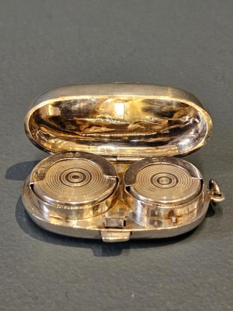 Edwardian Engraved Silver Double Sovereign Case - Image 4