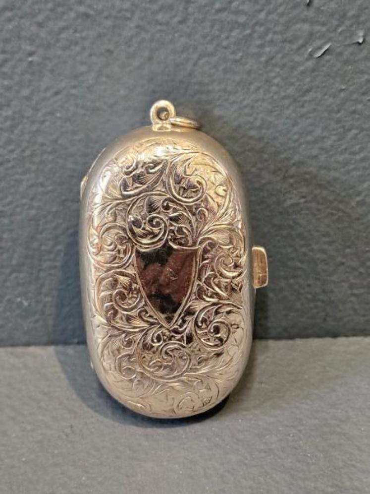 Edwardian Engraved Silver Double Sovereign Case - Image 5