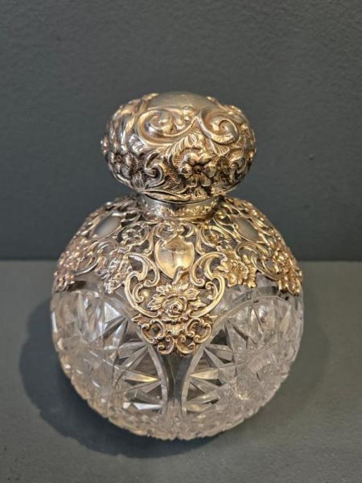 Superb Large Edwardian Crystal and Silver Overlaid Scent Bottle - Image 2