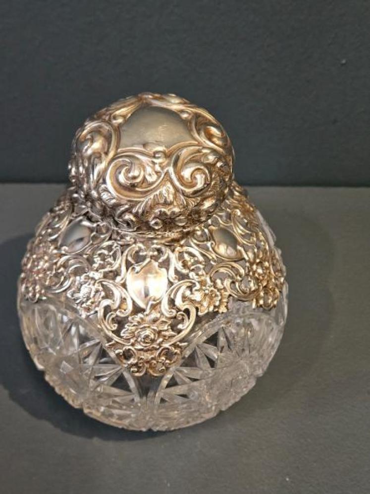 Superb Large Edwardian Crystal and Silver Overlaid Scent Bottle - Image 5