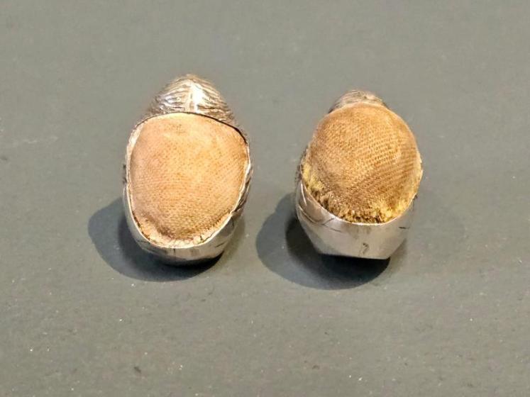 Pair of Sampson Mordan Silver Hatching Chick Pin Cushions - Image 3