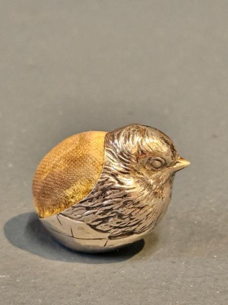 Pair of Sampson Mordan Silver Hatching Chick Pin Cushions - Image 4