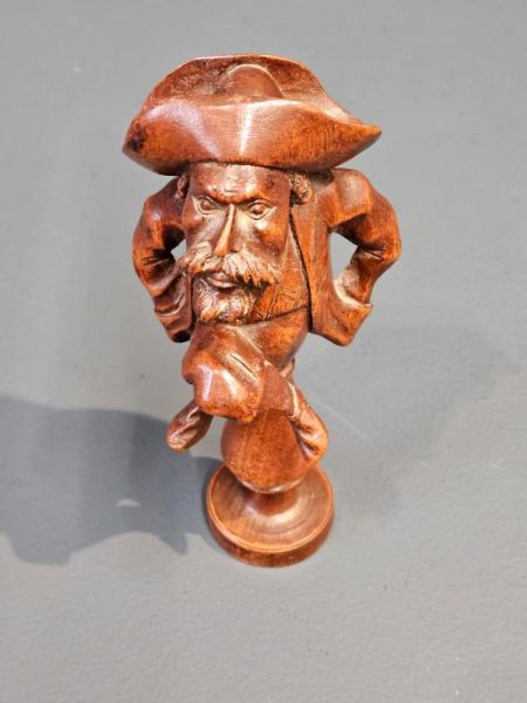 Victorian Black Forest Nut Cracker  - Image 3