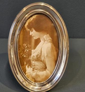 Small Victorian Oval Silver Photo Frame 
