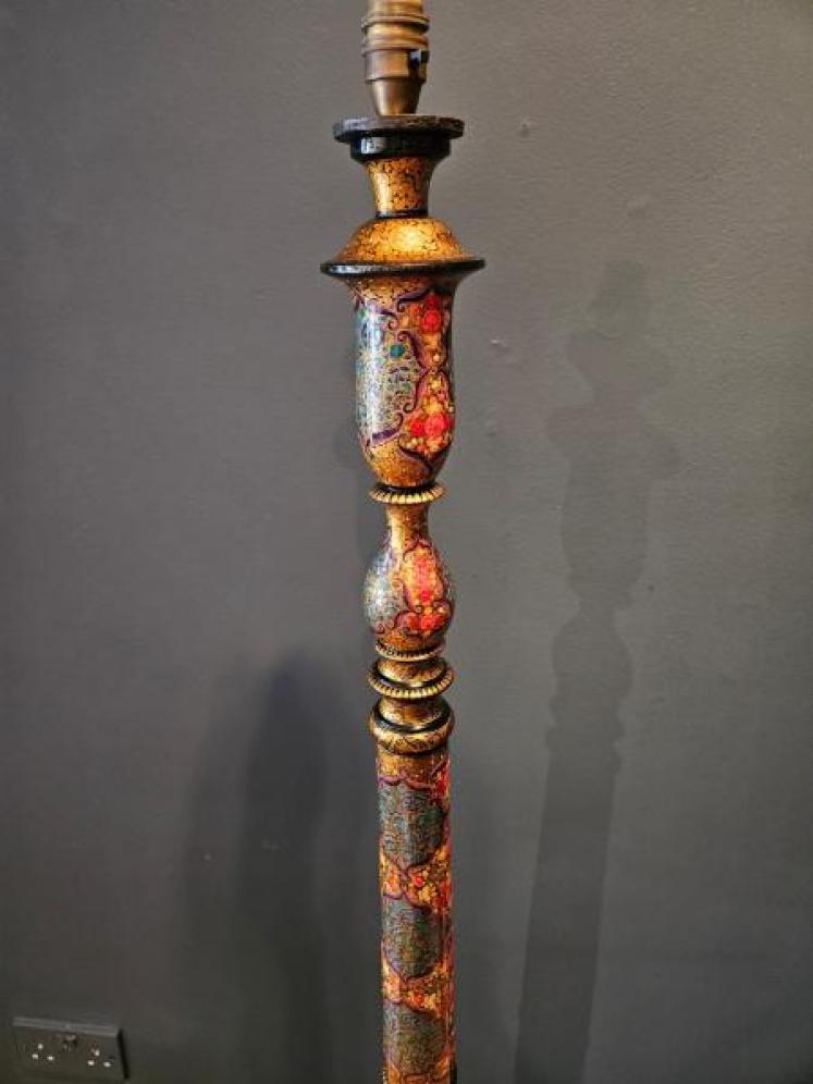 Outstanding Kashmiri Lamp Standard  - Image 4