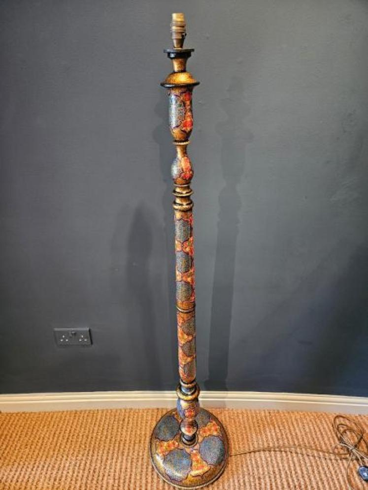 Outstanding Kashmiri Lamp Standard  - Image 7