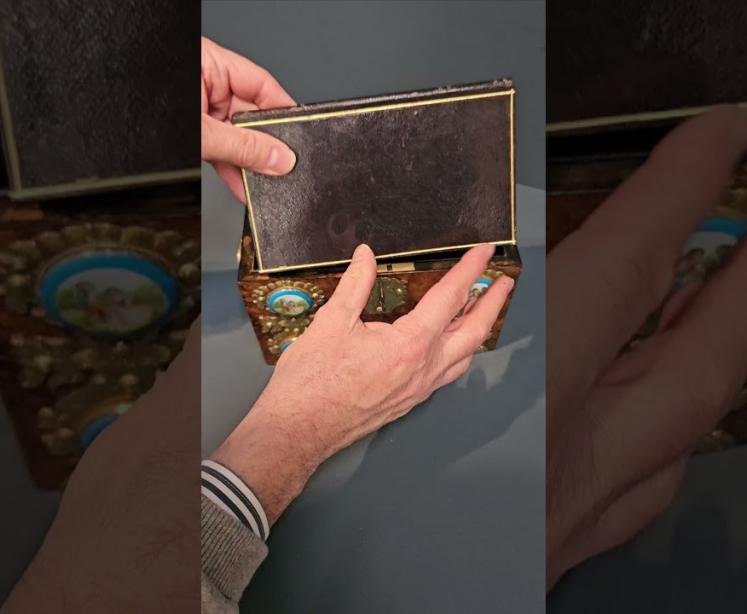 Victorian Burr Walnut Journal Box - Video