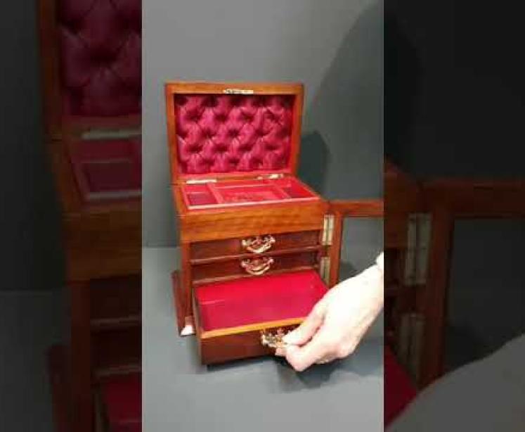 Victorian Walnut Jewellery Box - Video