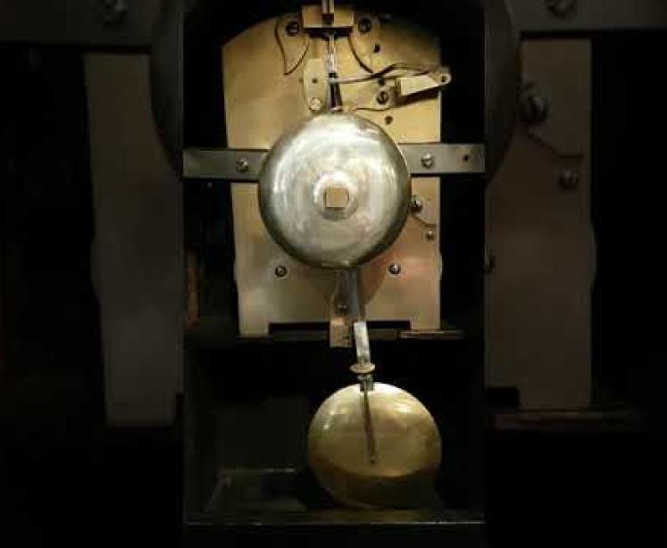 Small Proportioned Regency Double Fusse Bracket Clock - Video
