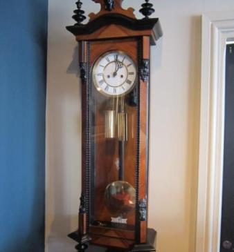 Slim Victorian Weighted Vienna Wallclock