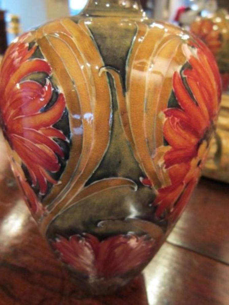 Superb McIntyre Moorcroft Chrysantheum Vase - Image 4