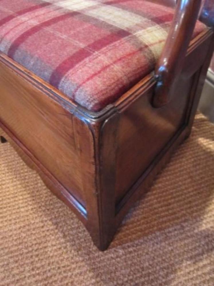Elegant George II Elm Box Armchair - Image 2