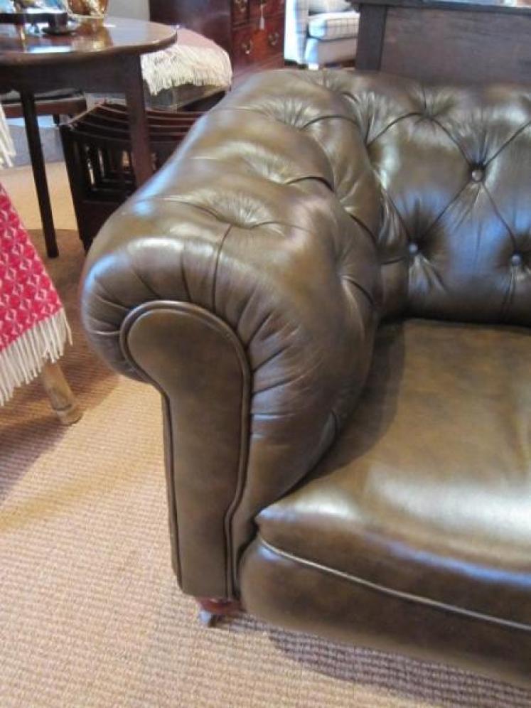 Fabulous Victorian Leather Chesterfield Settee - Image 2