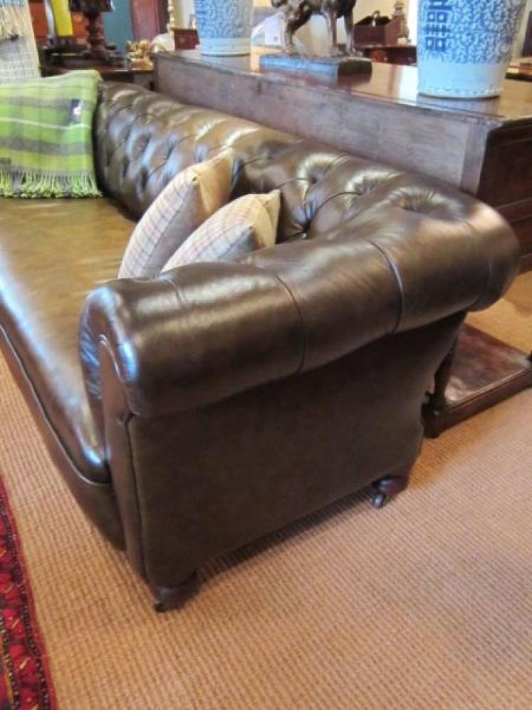 Fabulous Victorian Leather Chesterfield Settee - Image 3