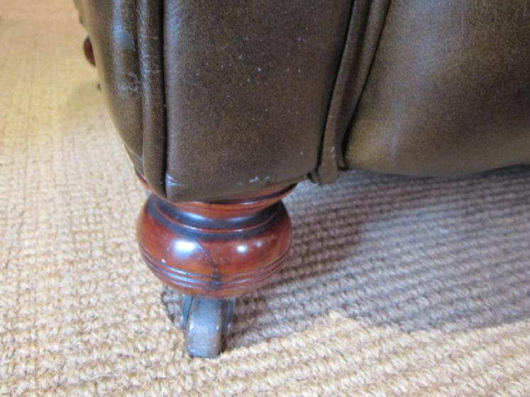 Fabulous Victorian Leather Chesterfield Settee - Image 4