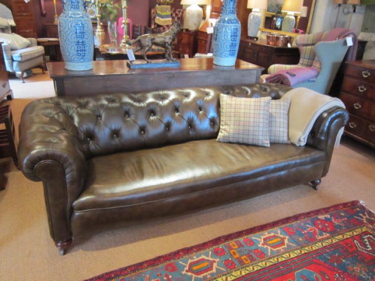 Fabulous Victorian Leather Chesterfield Settee - Image 5