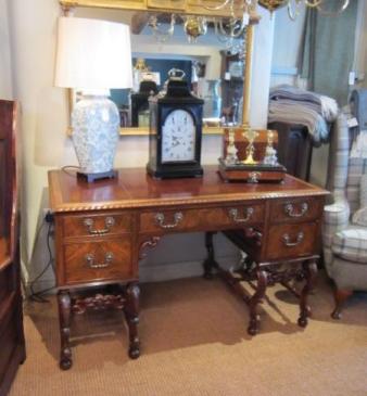 Superb Victorian Figured Walnut Desk