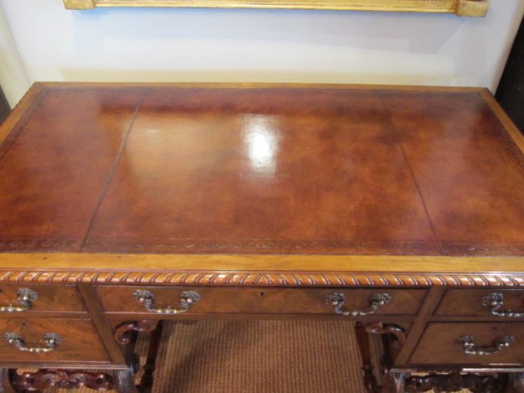 Superb Victorian Figured Walnut Desk - Image 4