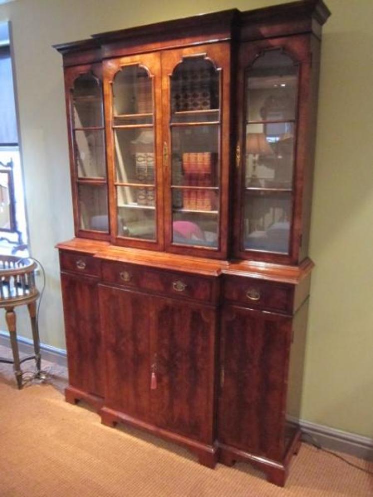Fine William & Mary Style Breakfront Bookcase - Image 3