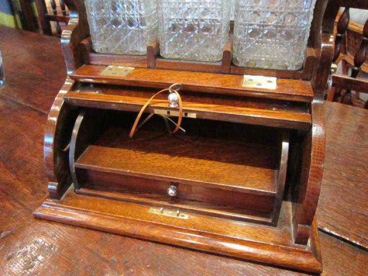 Superb Victorian Roll Front Fitted Tantalus - Image 2