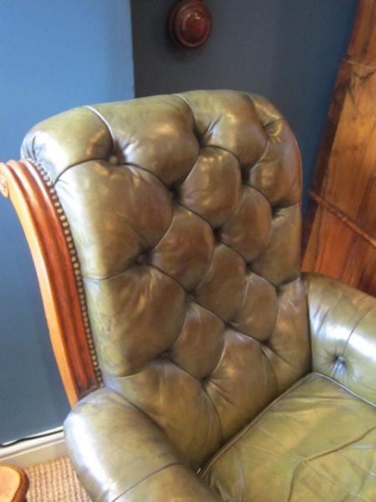 Superb Mid 19th Century Leather Library Chair - Image 3