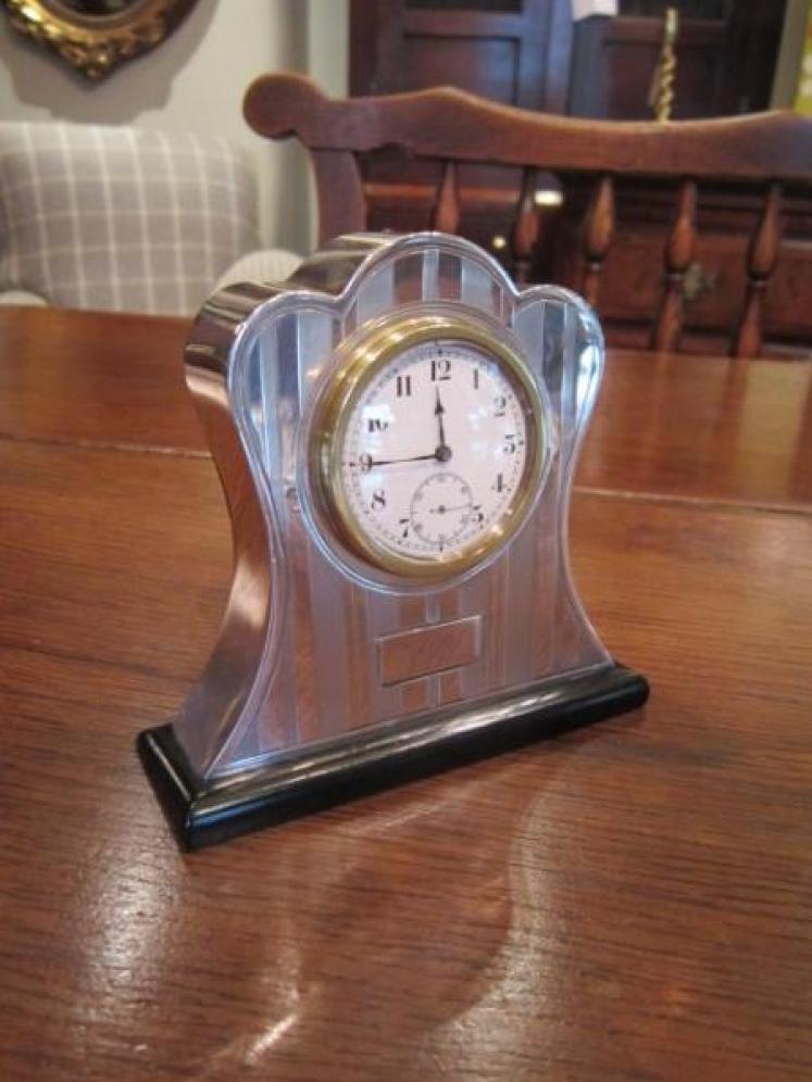 Pretty Art Deco Silver Mantel Clock - Image 1