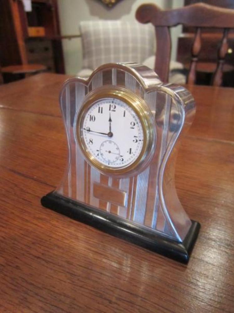 Pretty Art Deco Silver Mantel Clock - Image 2