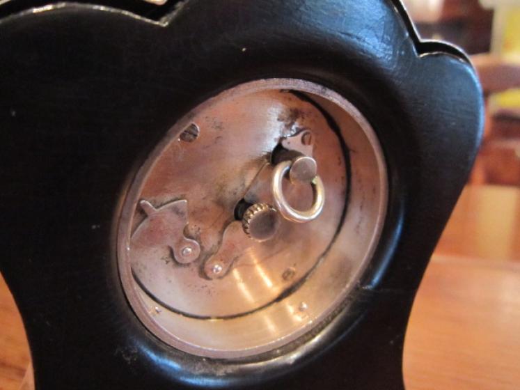 Pretty Art Deco Silver Mantel Clock - Image 5