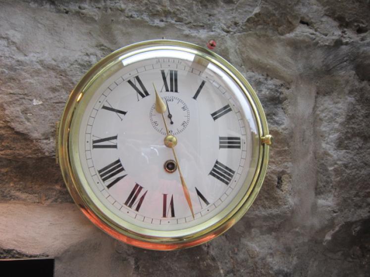 Superb Victorian Brass Convex Ships Clock - Image 5