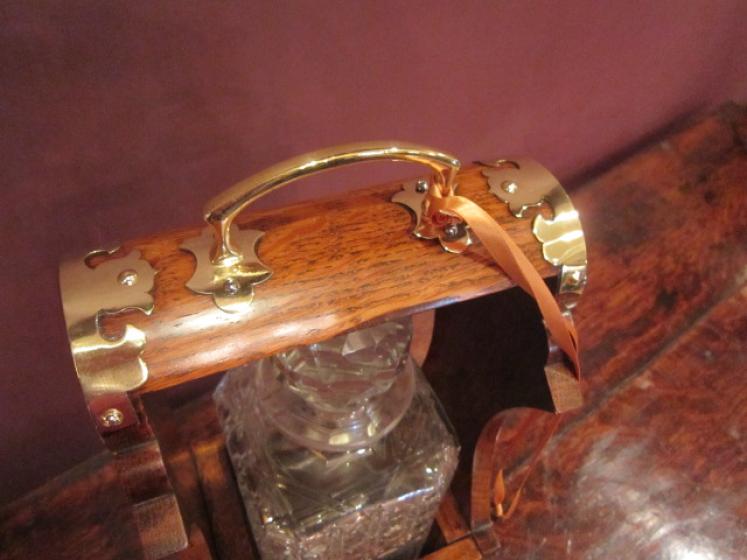 Rare Victorian Single Bottle Tantalus - Image 4