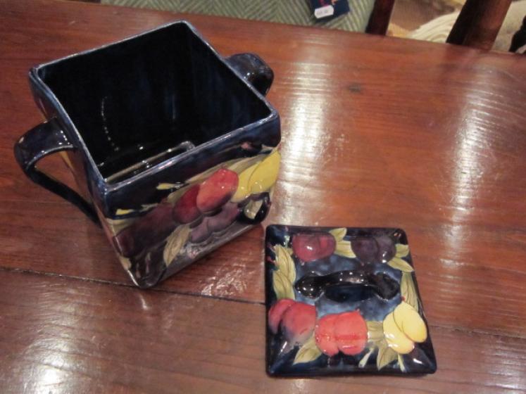 Moorcroft Wisteria Twin Handled Lidded Box - Image 3