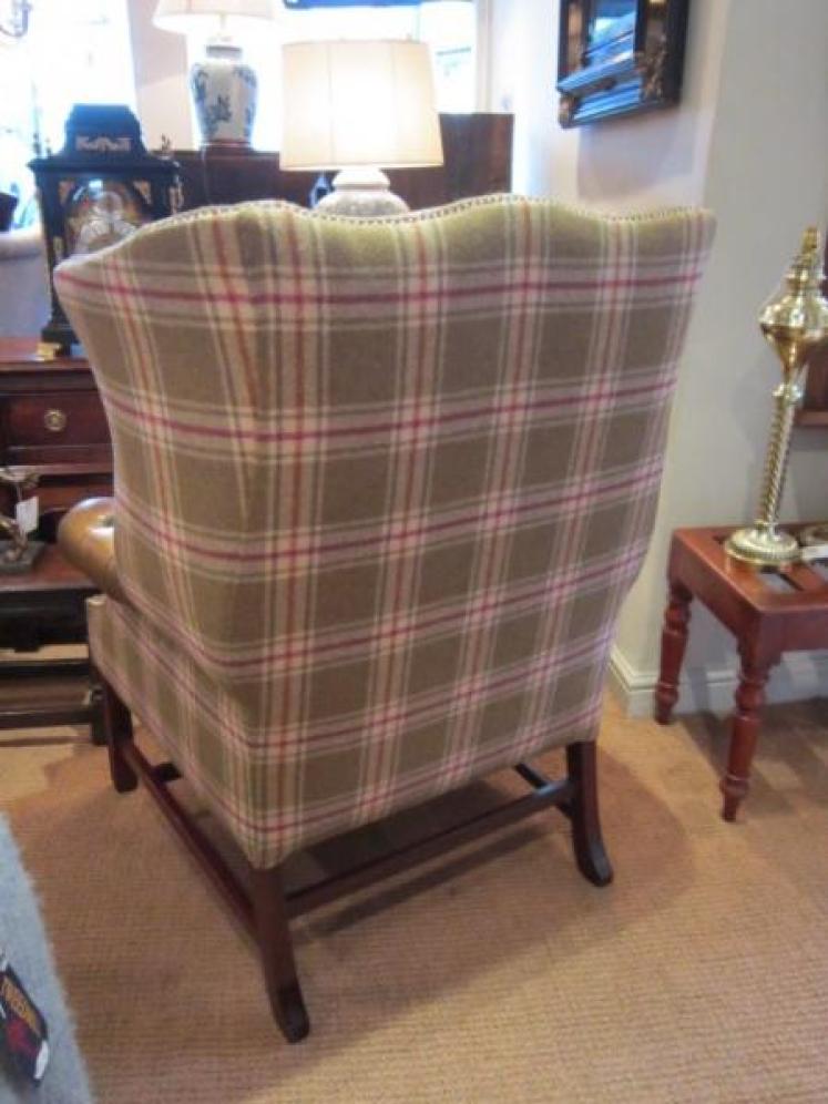 Superb Edwardian Leather Buttoned Wing Armchair - Image 4