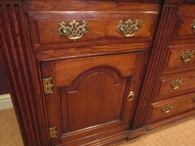 Outstanding George II Oak Low Dresser Base - Image 3