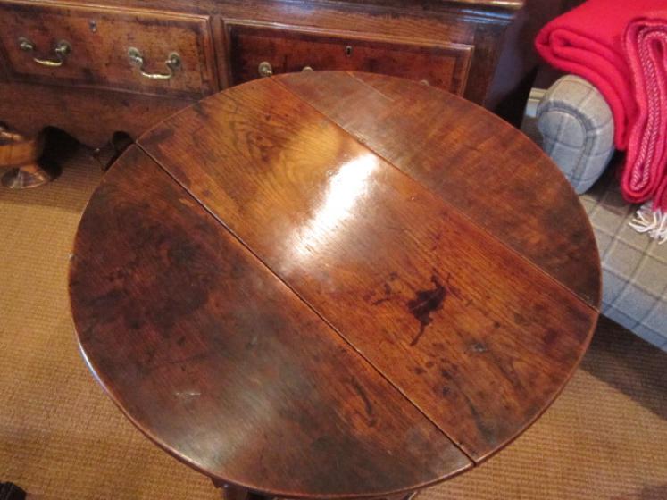 Period Early Georgian Oak Gateleg Table - Image 4