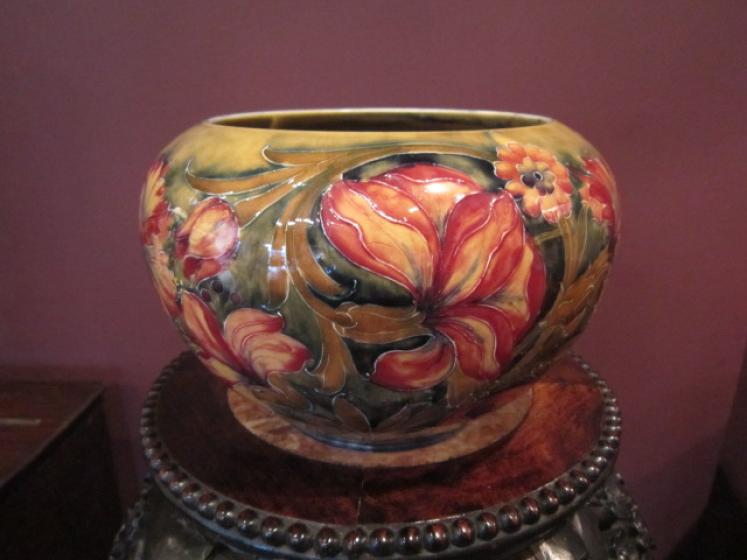 Superb Moorcroft Spanish Pattern Jardiniere - Image 3
