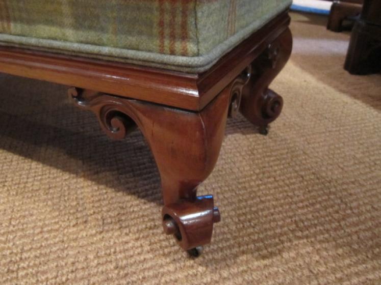 Superb Victorian Mahogany Upholstered Ottoman - Image 2