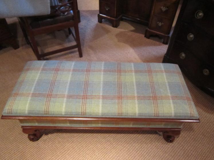 Superb Victorian Mahogany Upholstered Ottoman - Image 3