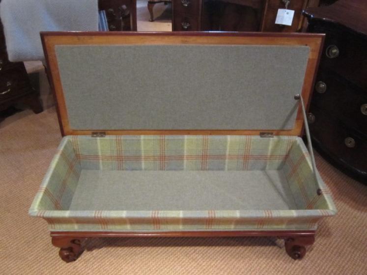 Superb Victorian Mahogany Upholstered Ottoman - Image 4