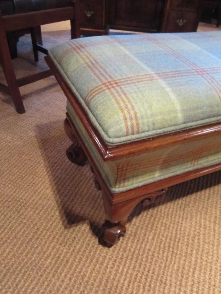 Superb Victorian Mahogany Upholstered Ottoman - Image 5