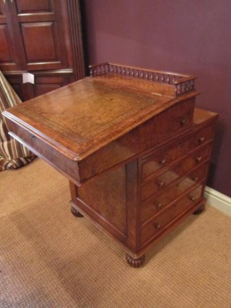 Stunning William IV Walnut Gillows Davenport Desk - Image 4