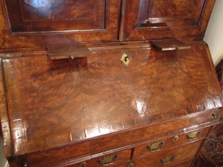Stunning George I Period Walnut Bureau Bookcase - Image 3