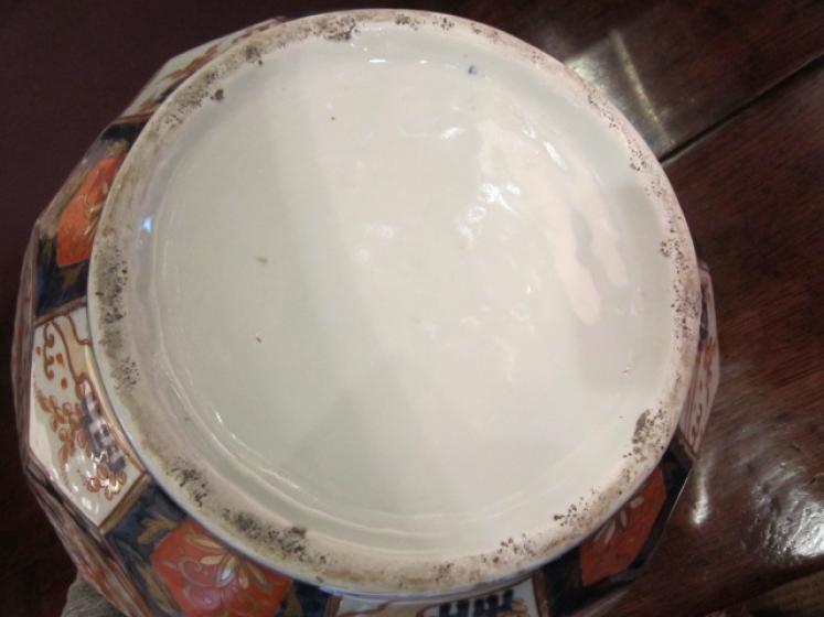 Impressive Large 19th Century Imari Jardiniere - Image 4