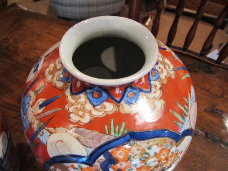 Superb Pair of 19th Century Porcelain Japanese Vases - Image 5