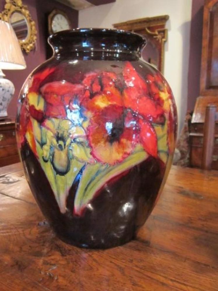 Wonderful Moorcroft Flambe Slipper Orchid Vase - Image 1