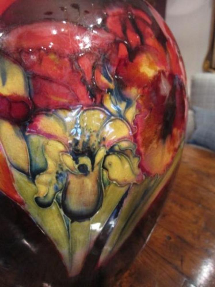 Wonderful Moorcroft Flambe Slipper Orchid Vase - Image 2